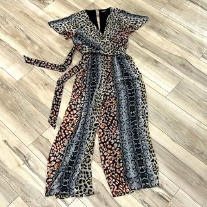 Express • Romper|Pants